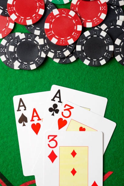 cetar88 live blackjack table shown on mobile phone with dealer camera and player chat